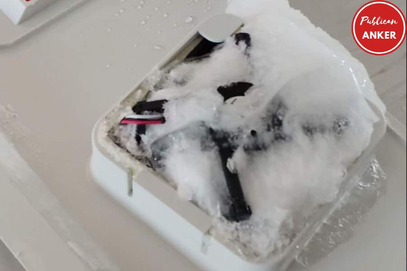 To defrost the refrigerator manually