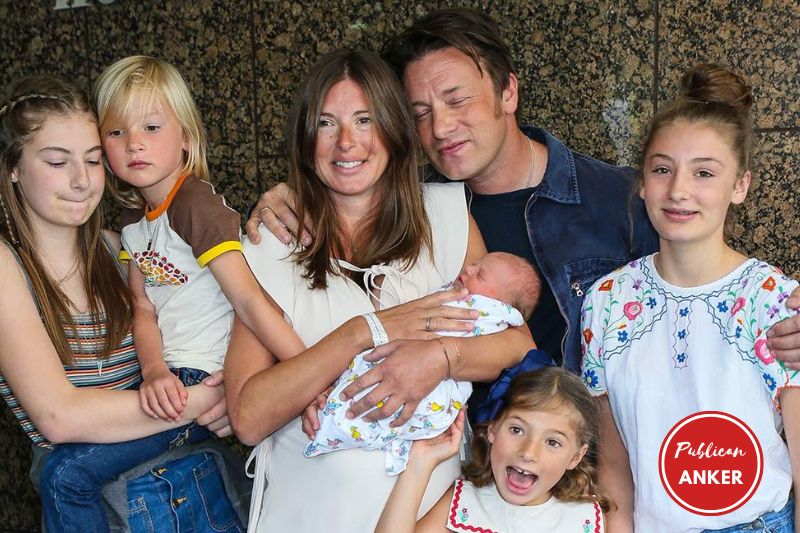 What is Jamie Oliver's Net Worth and Salary in 2023